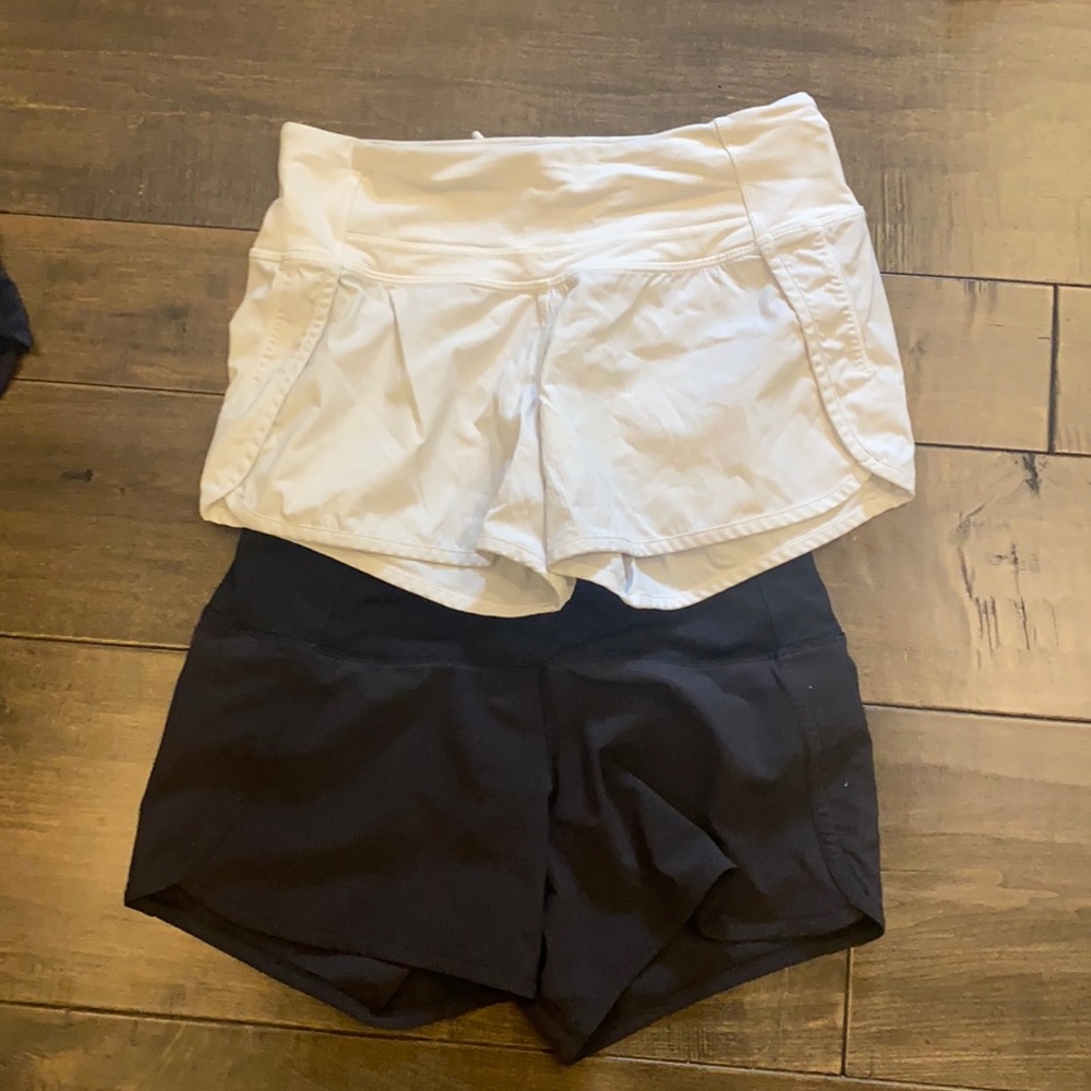 black and white lululemon size 2, 4 inch shorts!